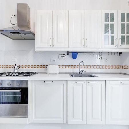 Trevi Fountain Modern Apartment Рим Екстериор снимка