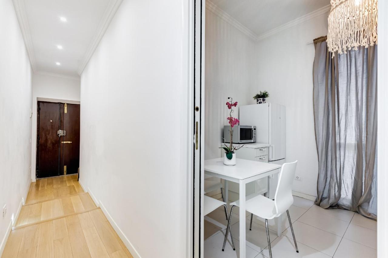 Trevi Fountain Modern Apartment Рим Екстериор снимка