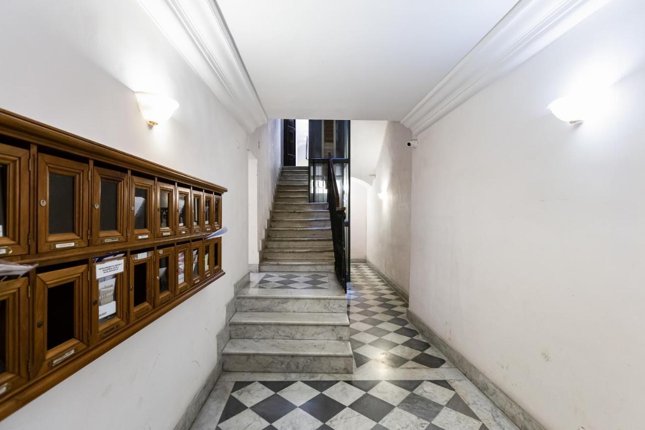 Trevi Fountain Modern Apartment Рим Екстериор снимка