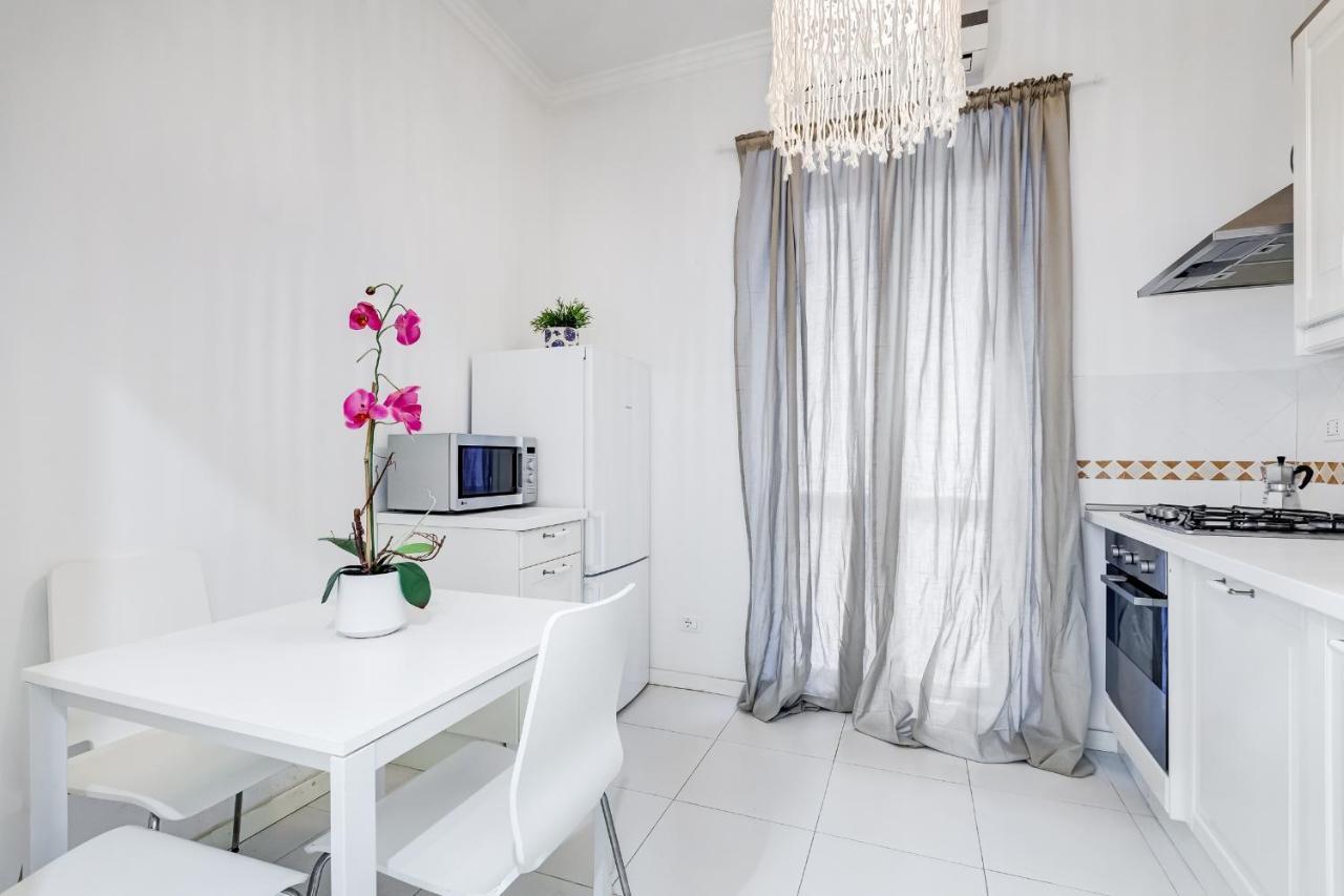 Trevi Fountain Modern Apartment Рим Екстериор снимка