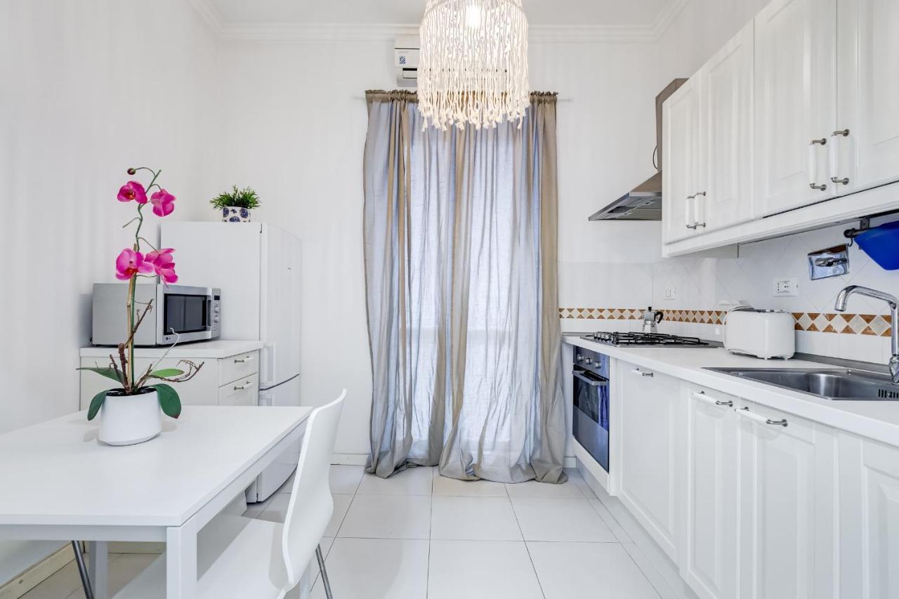 Trevi Fountain Modern Apartment Рим Екстериор снимка