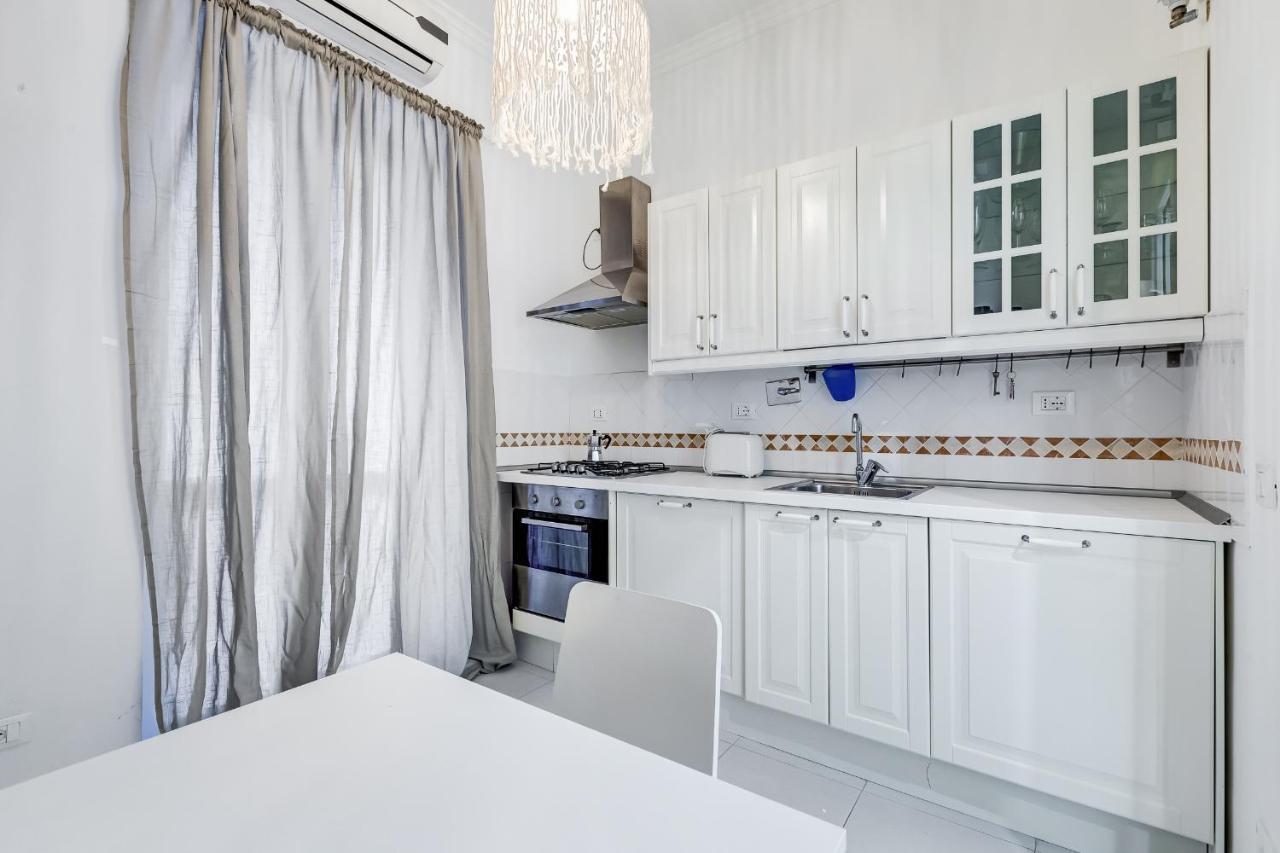 Trevi Fountain Modern Apartment Рим Екстериор снимка